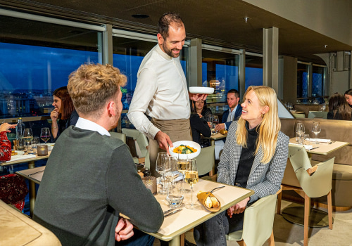 The Ultimate Guide to the Dress Code for St. Anthony Hotel Restaurant